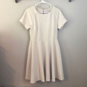 Short sleeve cream dress